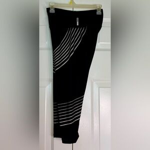 RBK High Rise Moisture Wicking Contour  Calf Length Leggings  Size Medium